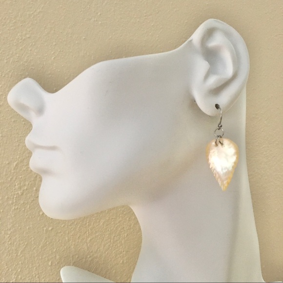 Mother Pearl Arrowhead Pendant Drop Earrings - Picture 2 of 5